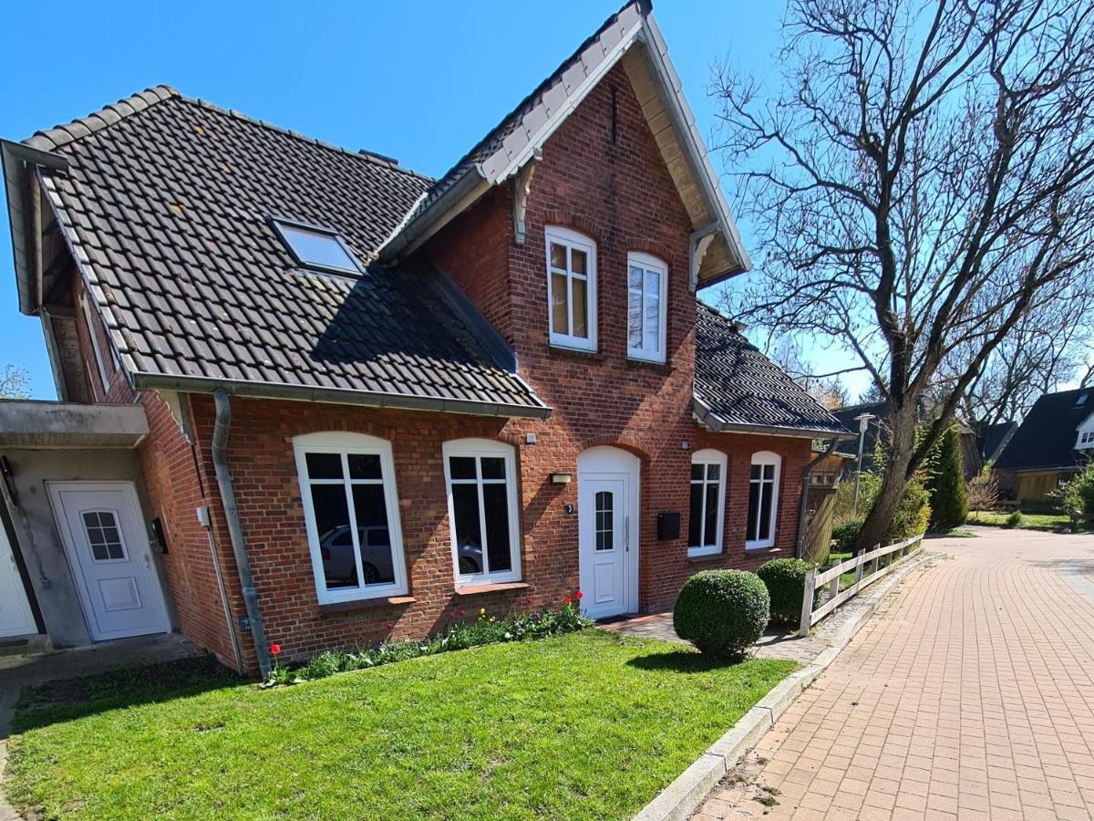 Schoenes Apartment In Niebuell Екстер'єр фото
